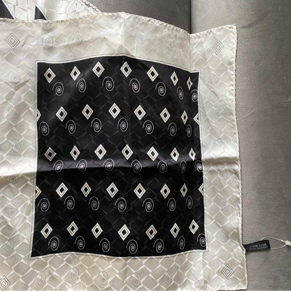 Pocket Square◼️ - Picture 2 of 3